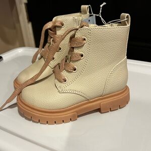 Brand new toddler girl boots never been used